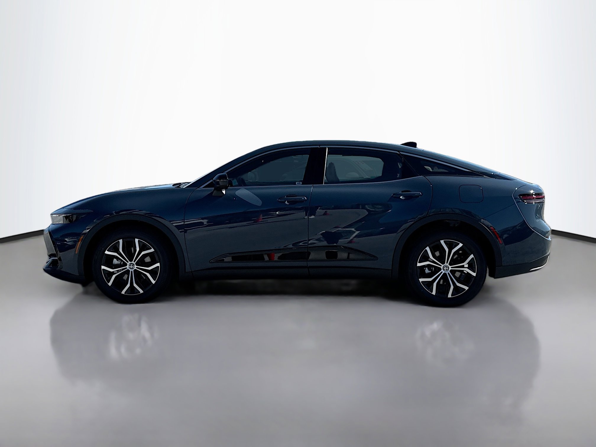 2026 Toyota Crown XLE photo 3