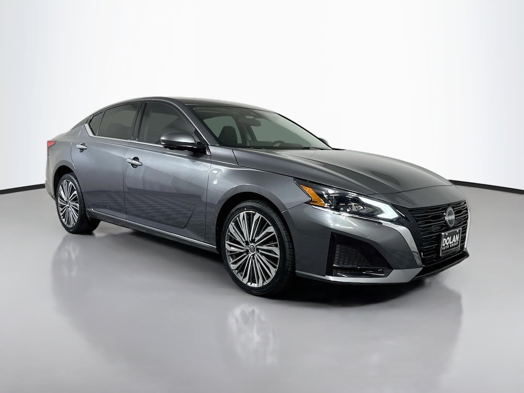 Used 2025 Nissan Altima 2.5 SL Sedan