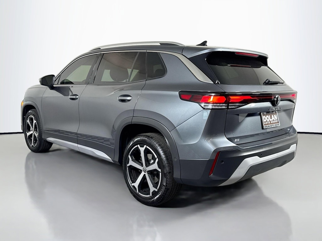 Used 2025 Volkswagen Tiguan 2.0T SE SUV