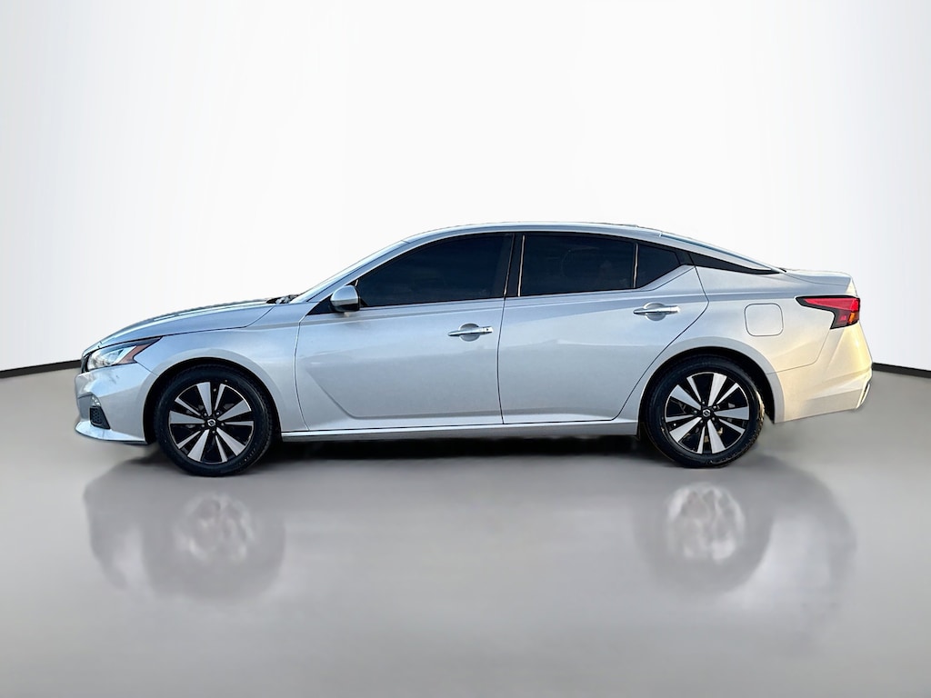Used 2021 Nissan Altima 2.5 SV Sedan