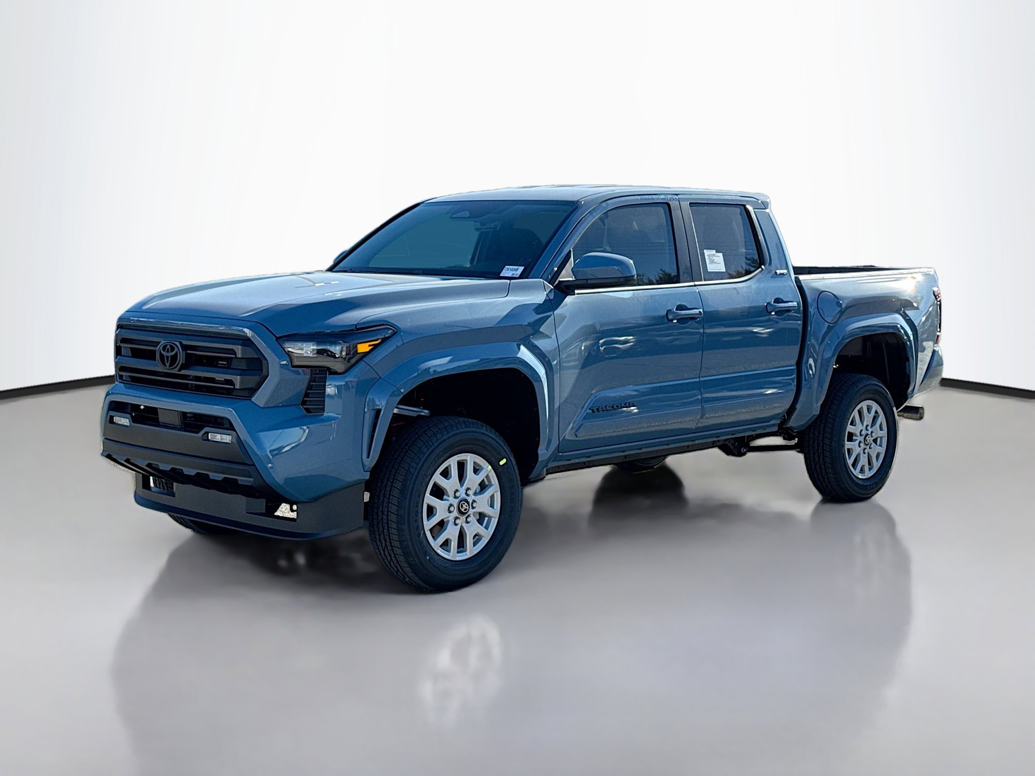 2026 Toyota Tacoma SR5 photo 2