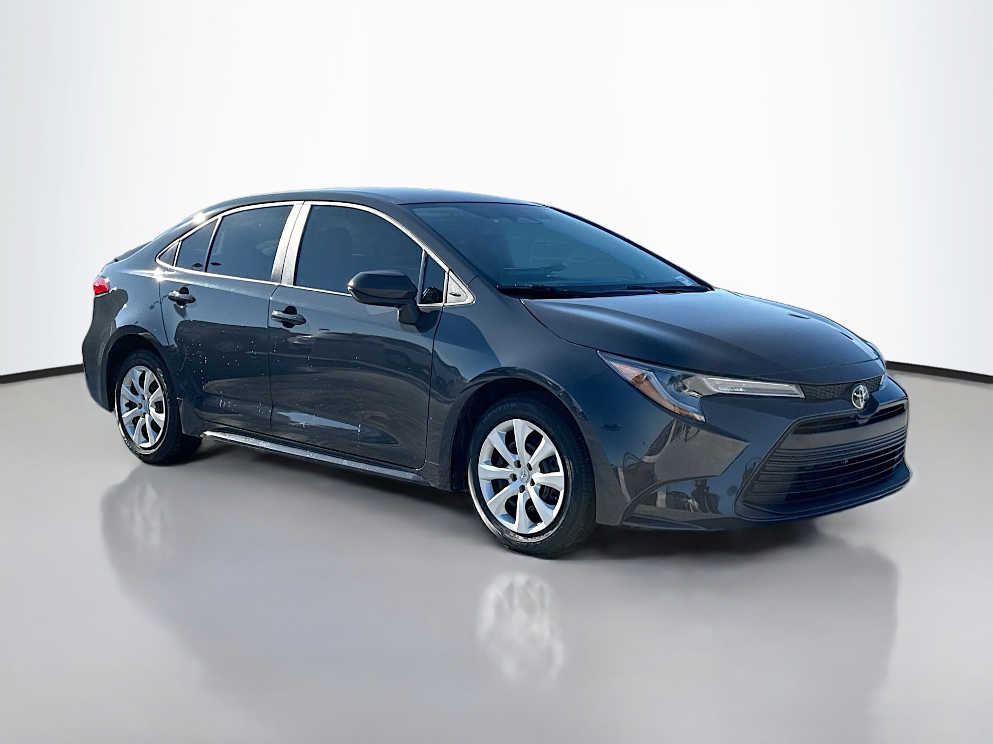 2025 Toyota Corolla LE's photo