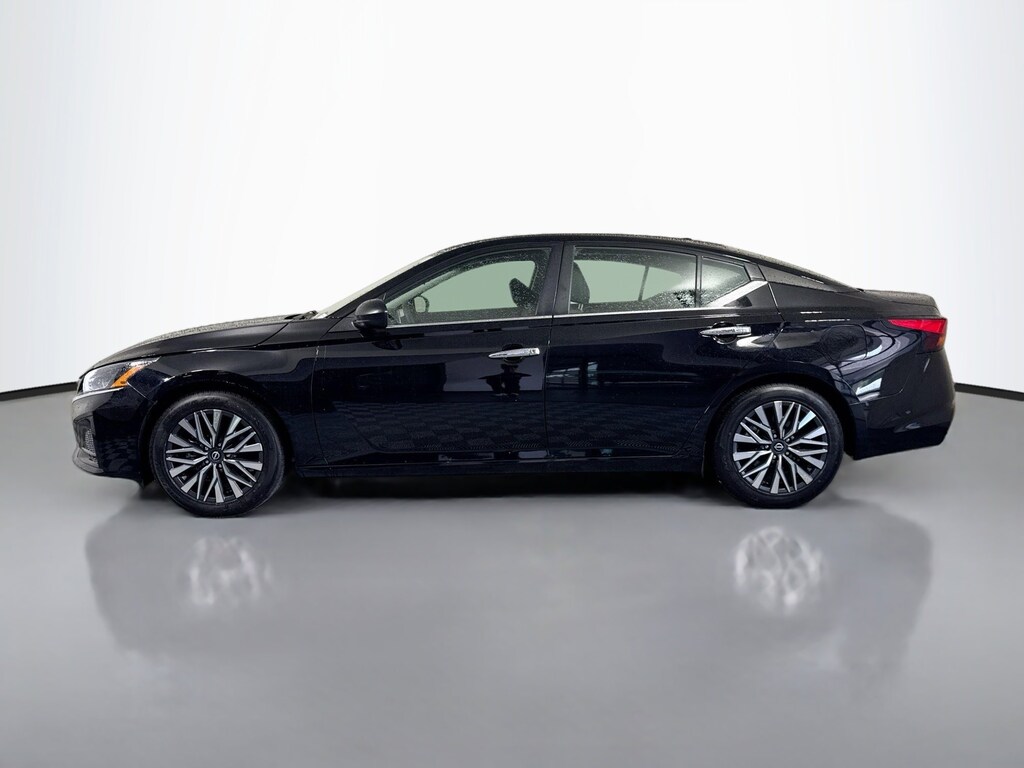 Used 2025 Nissan Altima 2.5 SV Sedan
