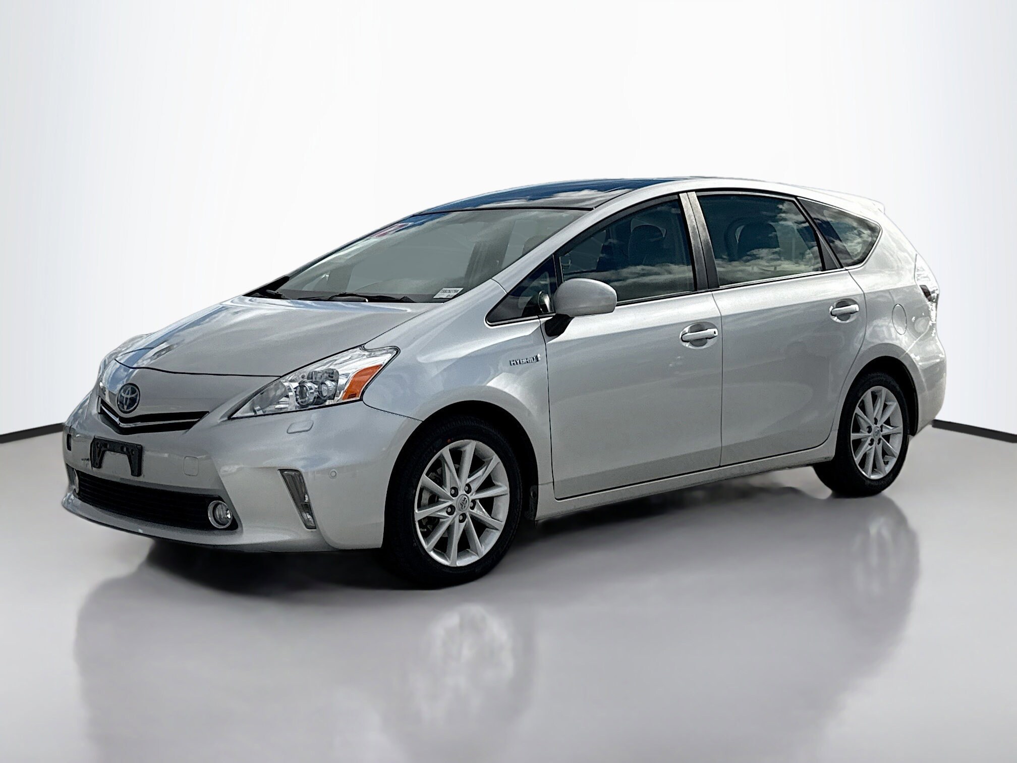 2012 Toyota Prius V Five photo 4