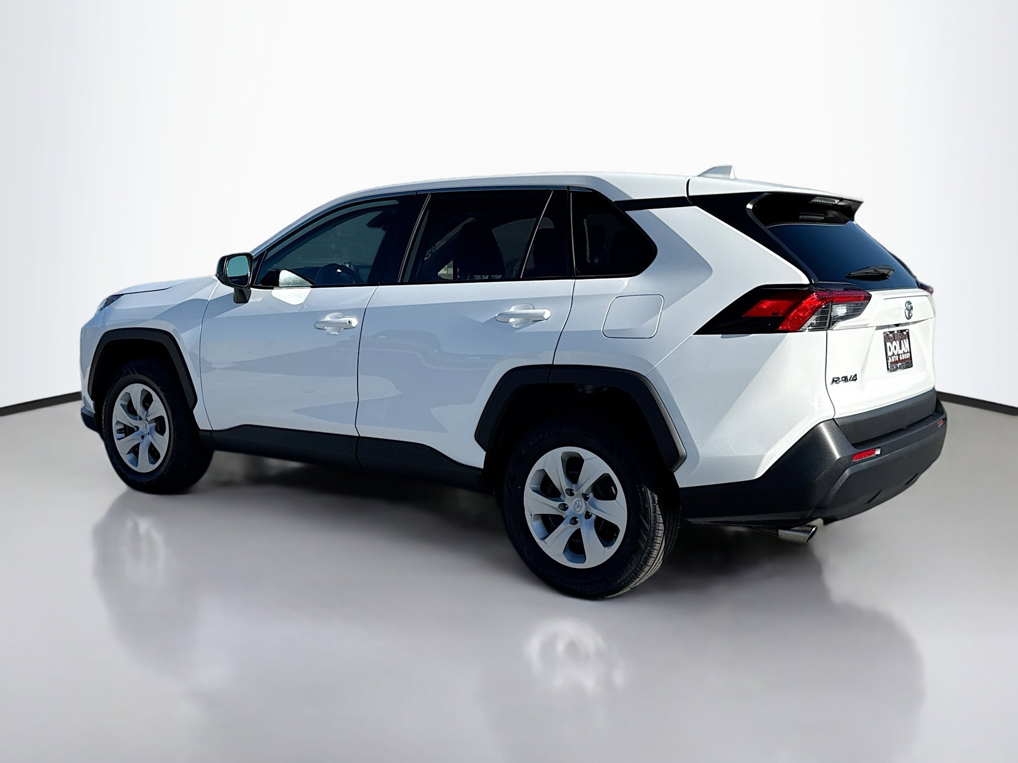 2024 Toyota RAV4 LE photo 4