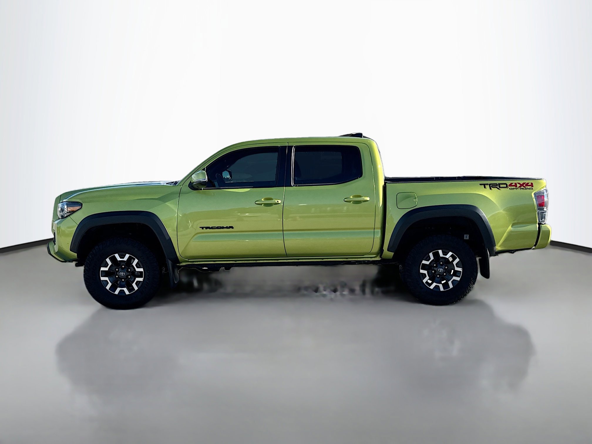 2023 Toyota Tacoma TRD Off-Road Double Cab photo 2