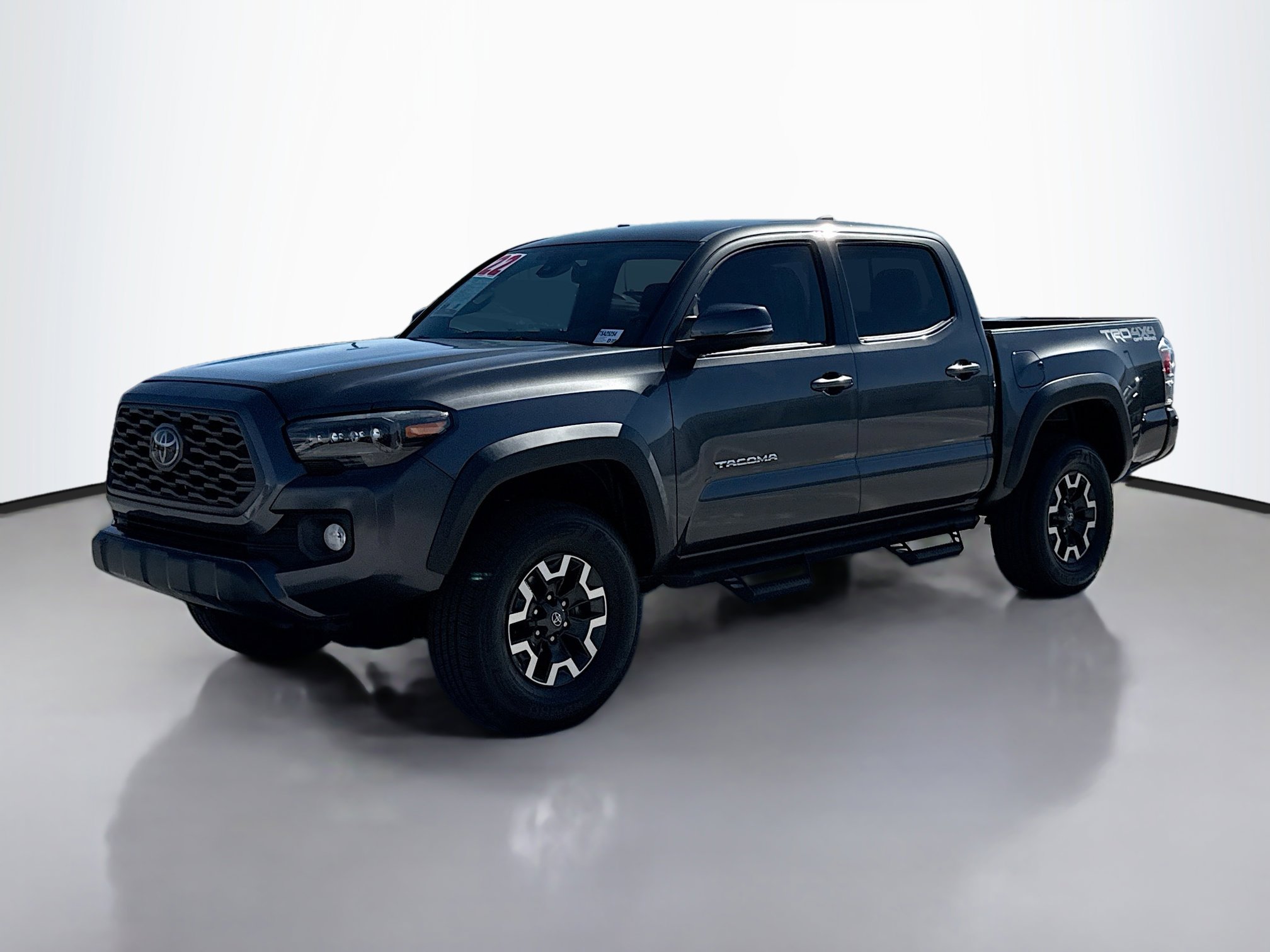 2022 Toyota Tacoma TRD Off-Road photo 2