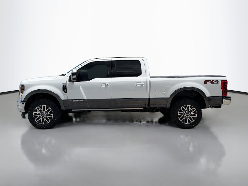 Used 2018 Ford F-250SD Lariat Truck Crew Cab