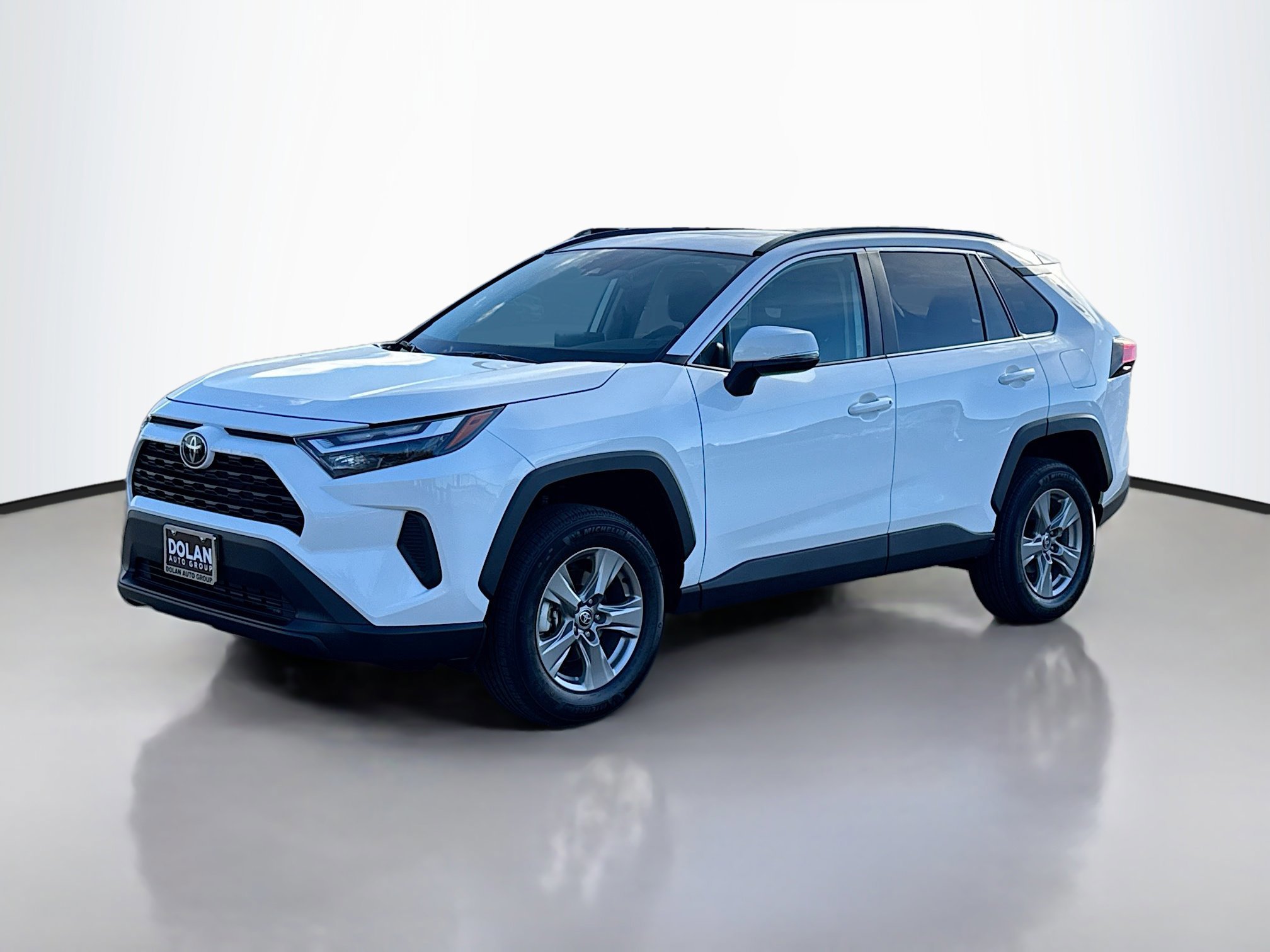 2025 Toyota RAV4 XLE photo 4