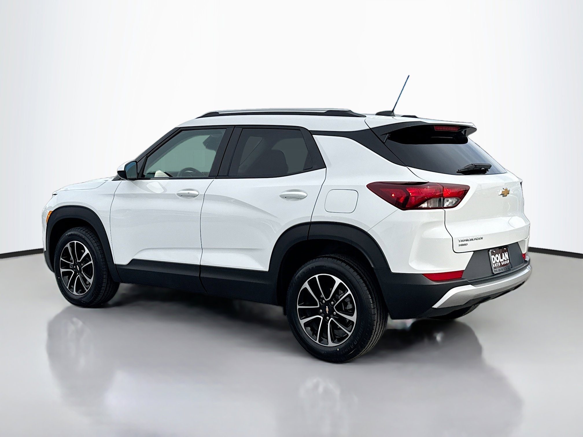 2025 Chevrolet Trailblazer LT photo 3