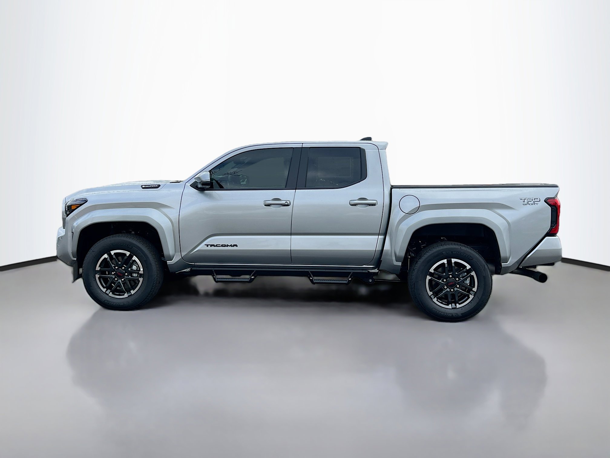 2025 Toyota Tacoma TRD Sport 4x4 Double Cab photo 3