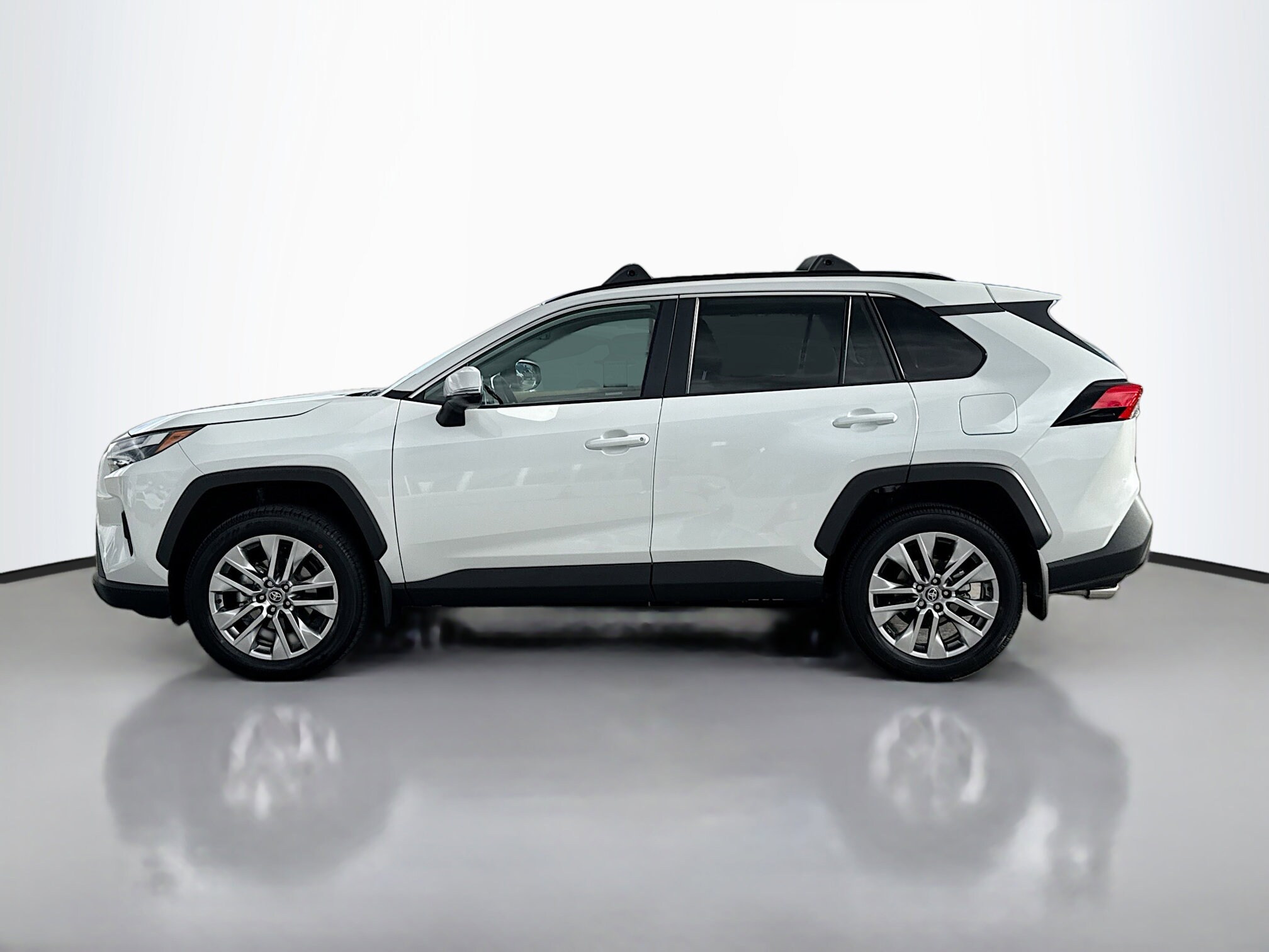 2025 Toyota RAV4 XLE Premium photo 3