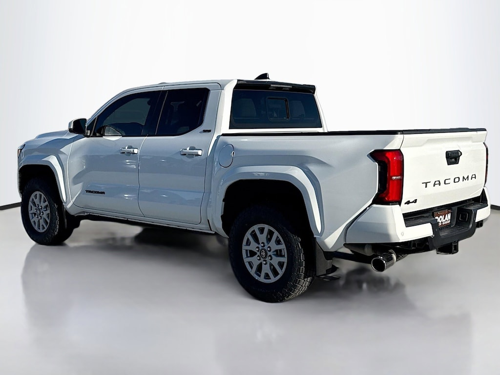 Used 2024 Toyota Tacoma 4WD SR5 Truck Double Cab