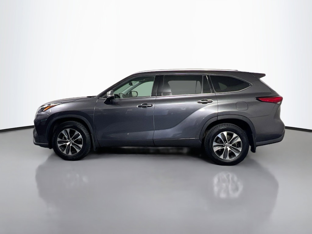 Used 2022 Toyota Highlander XLE SUV