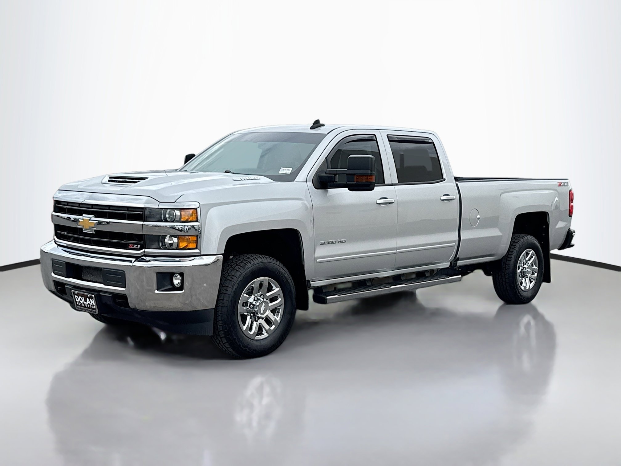 2019 Chevrolet Silverado 3500HD LT photo 2