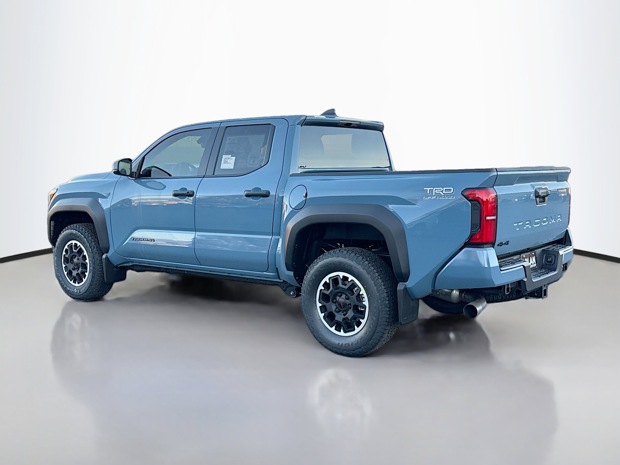 2026 Toyota Tacoma TRD Off-Road photo 4