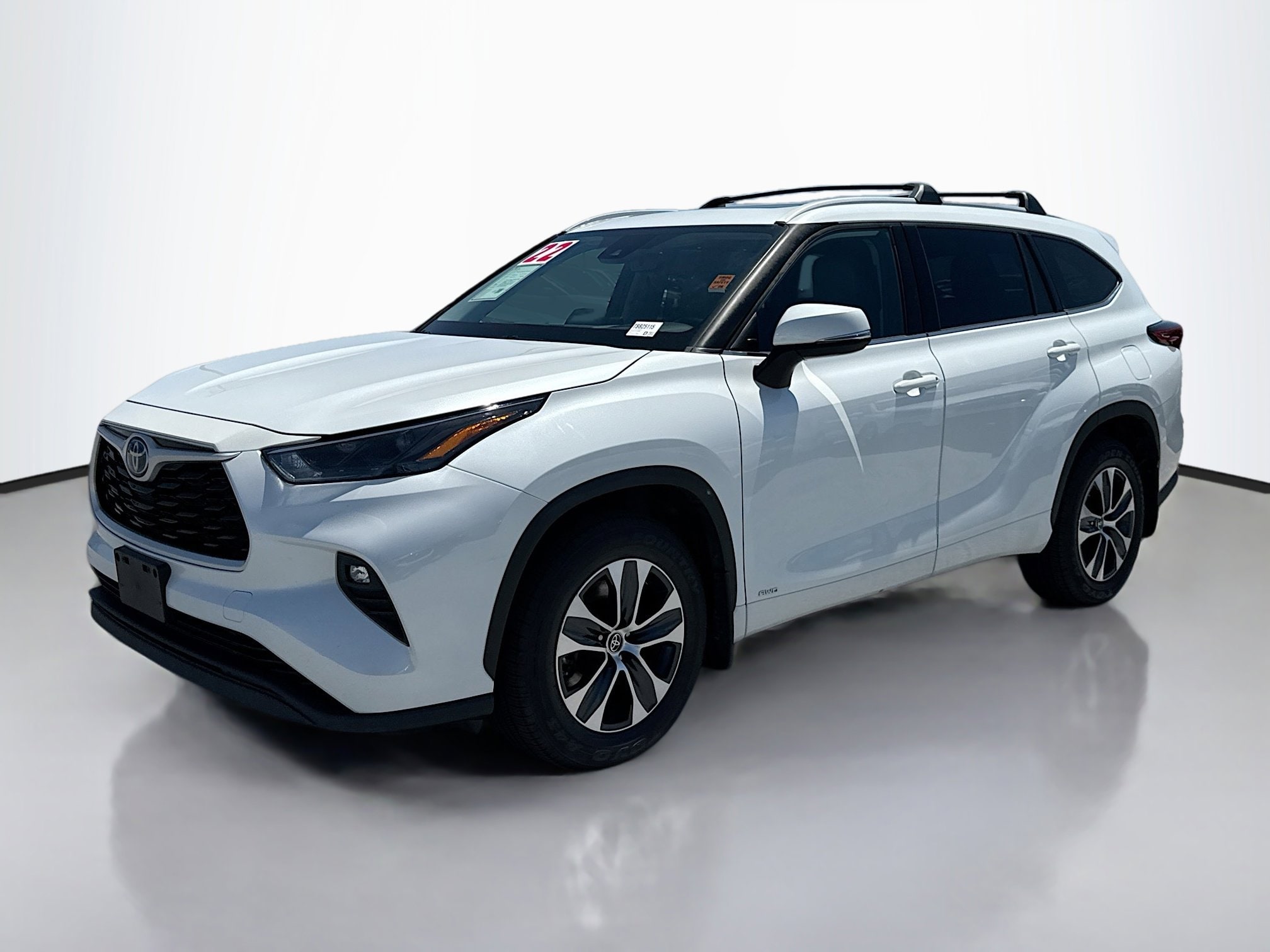 Certified 2022 Toyota Highlander XLE with VIN 5TDHBRCH8NS558802 for sale in Reno, NV