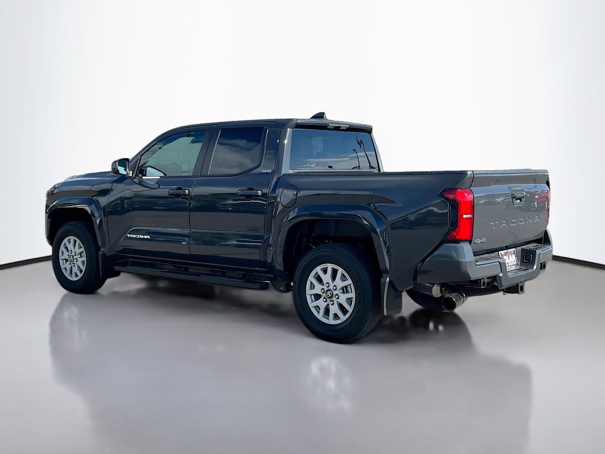 2025 Toyota Tacoma SR5 photo 4