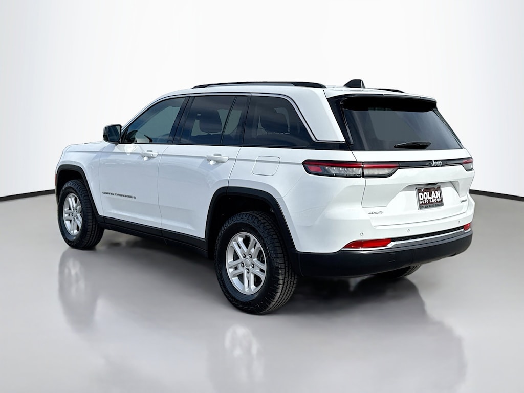 Used 2023 Jeep Grand Cherokee Laredo SUV