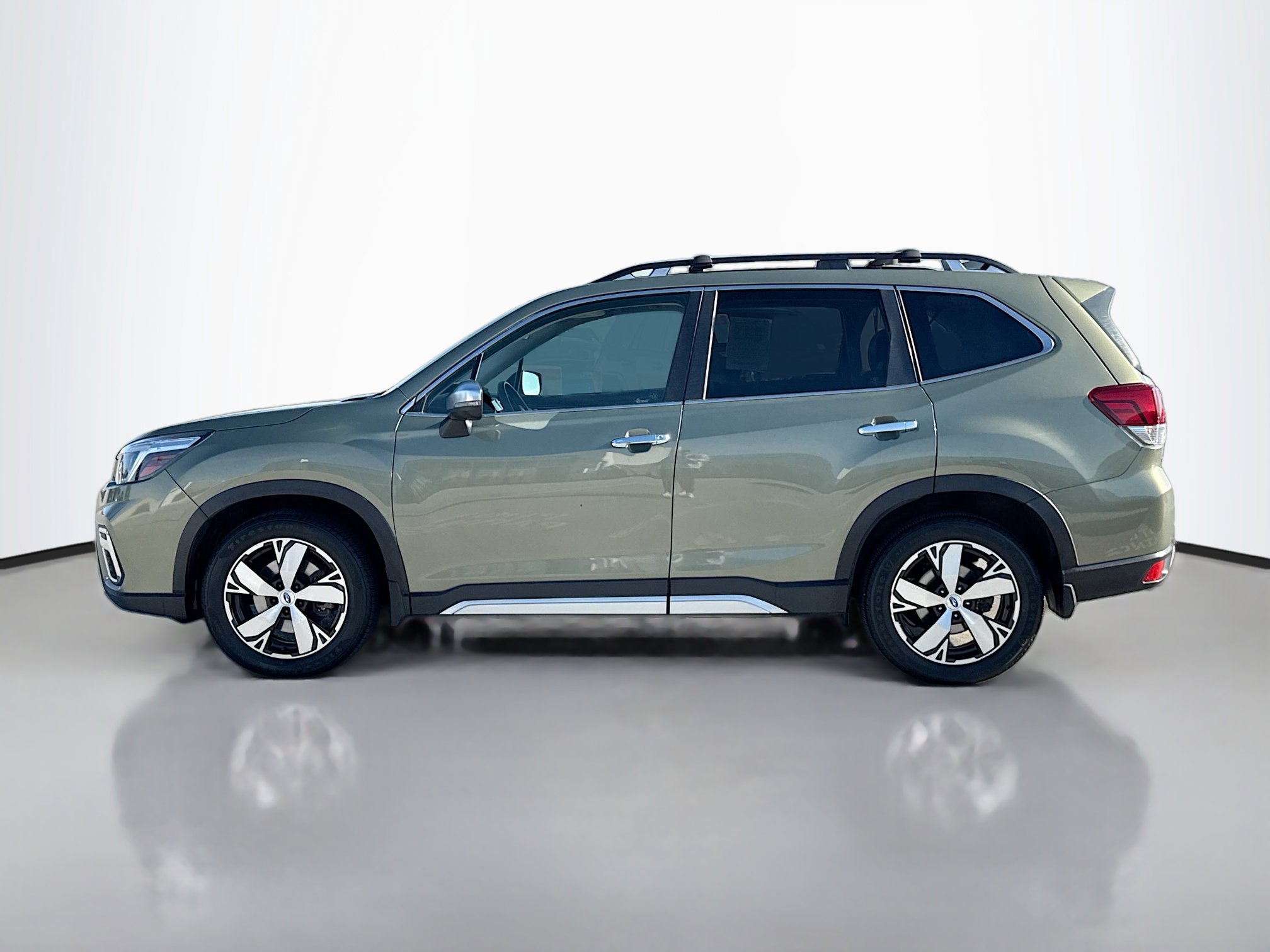 2019 Subaru Forester Touring photo 3