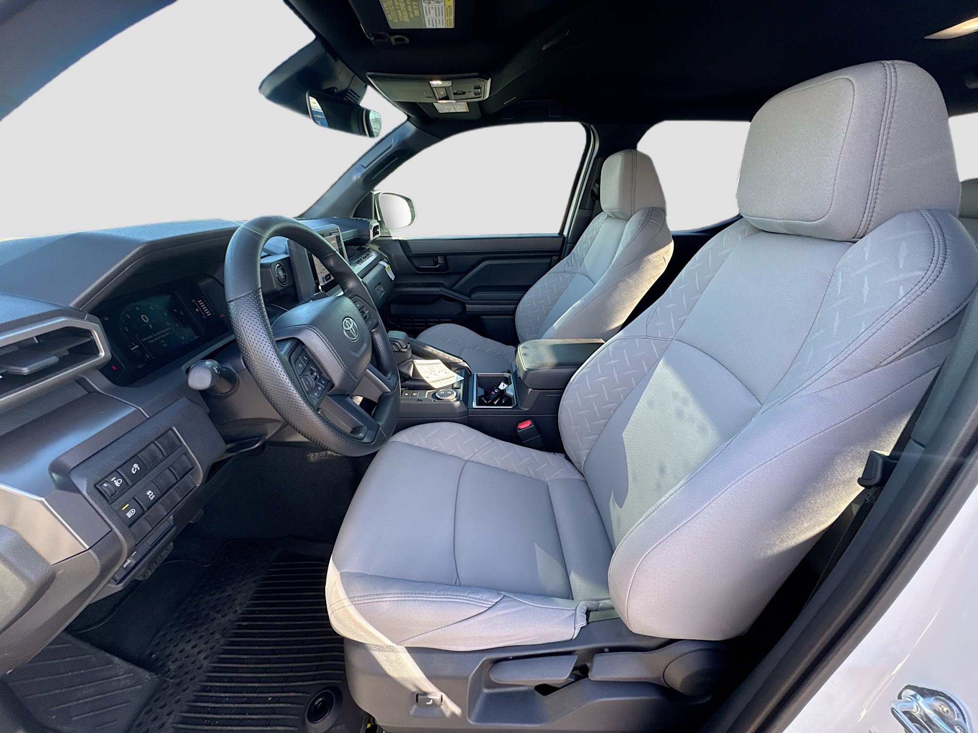 2025 Toyota Tacoma SR5 - Photo 9