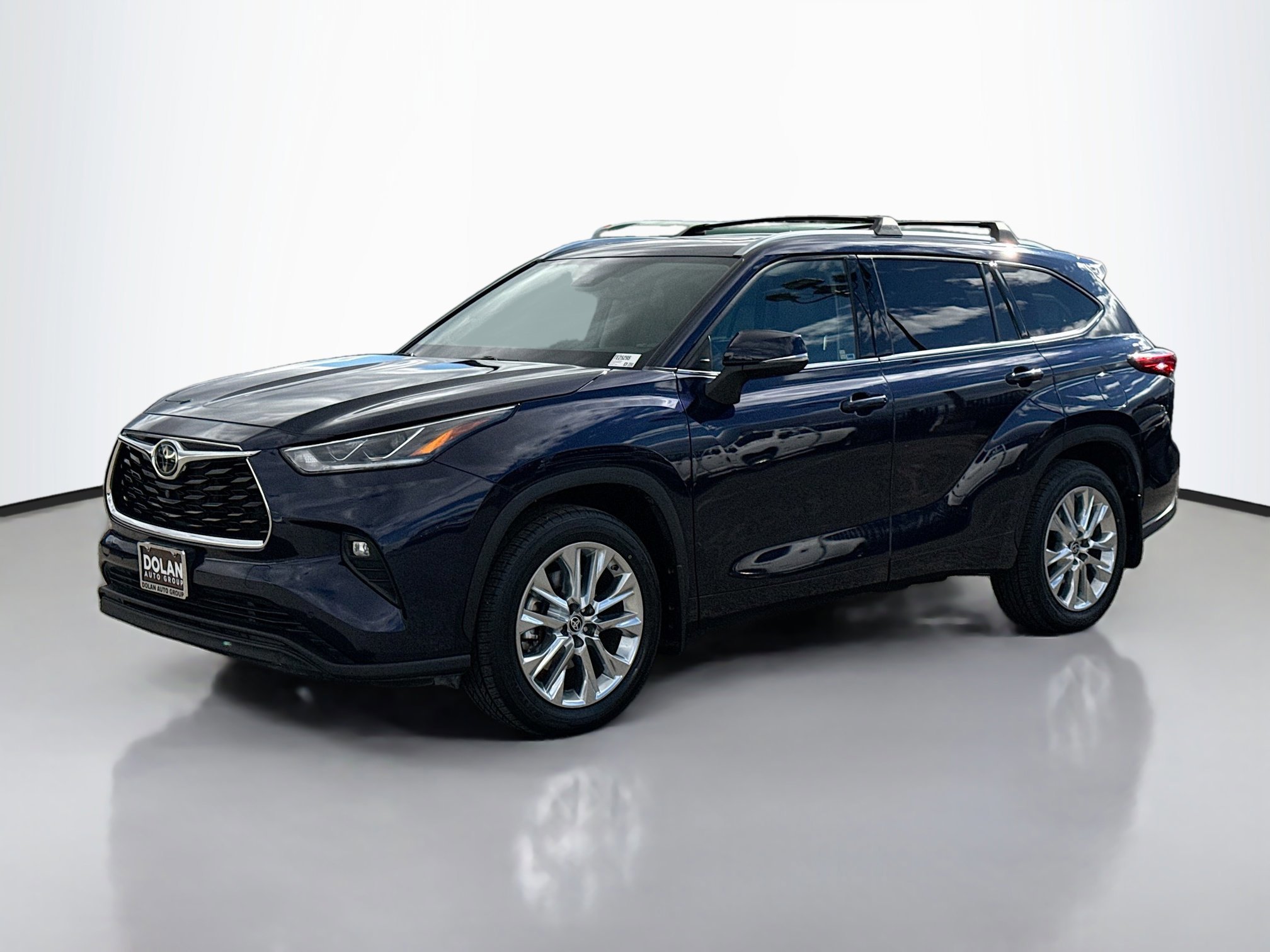2022 Toyota Highlander Limited photo 4