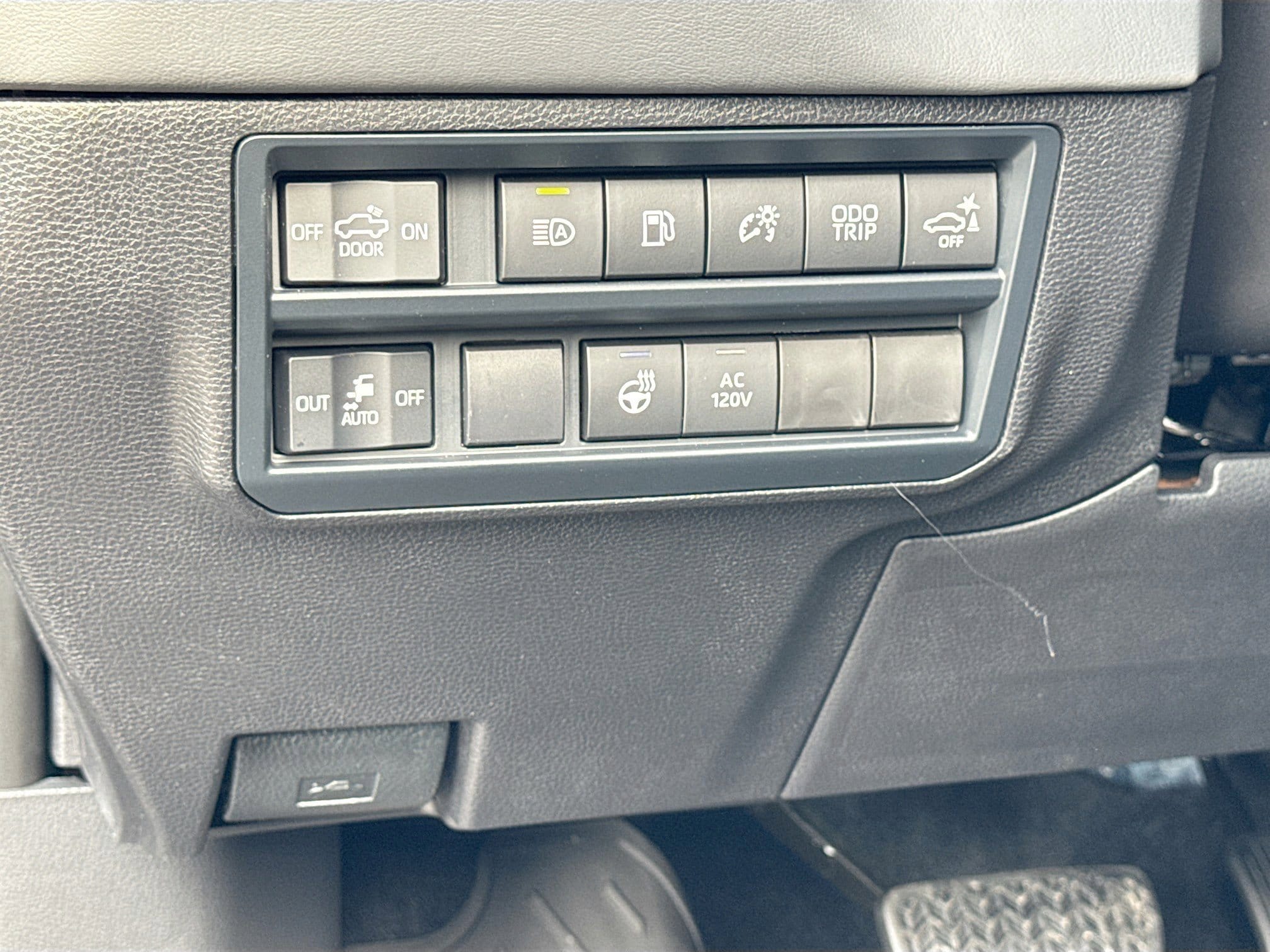 2026 Toyota Tundra Capstone - Photo 34