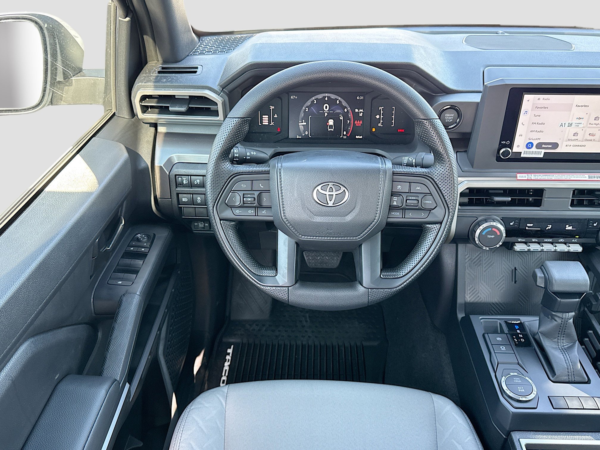 2025 Toyota Tacoma SR5 - Photo 8