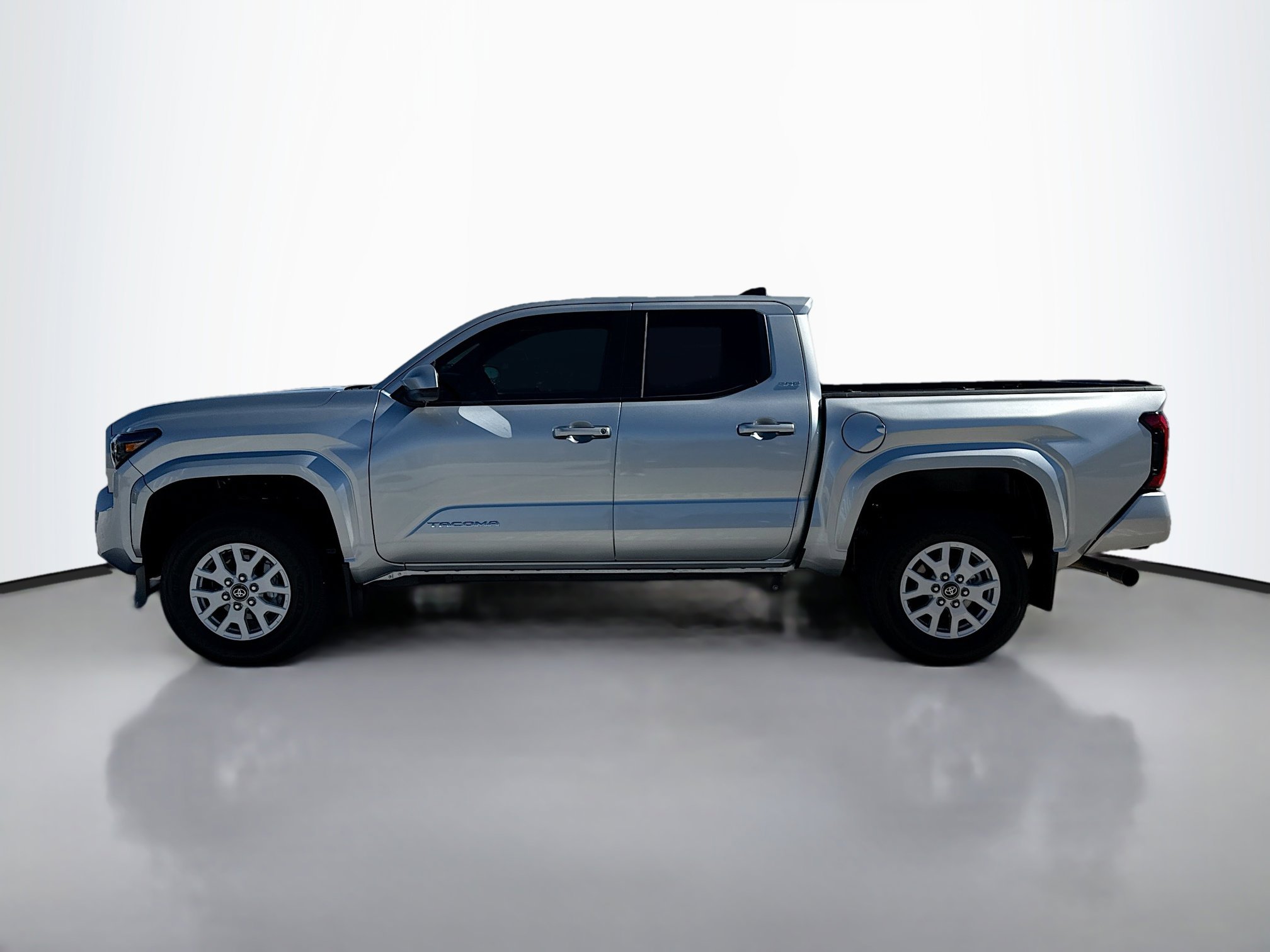 2024 Toyota Tacoma SR5 photo 3