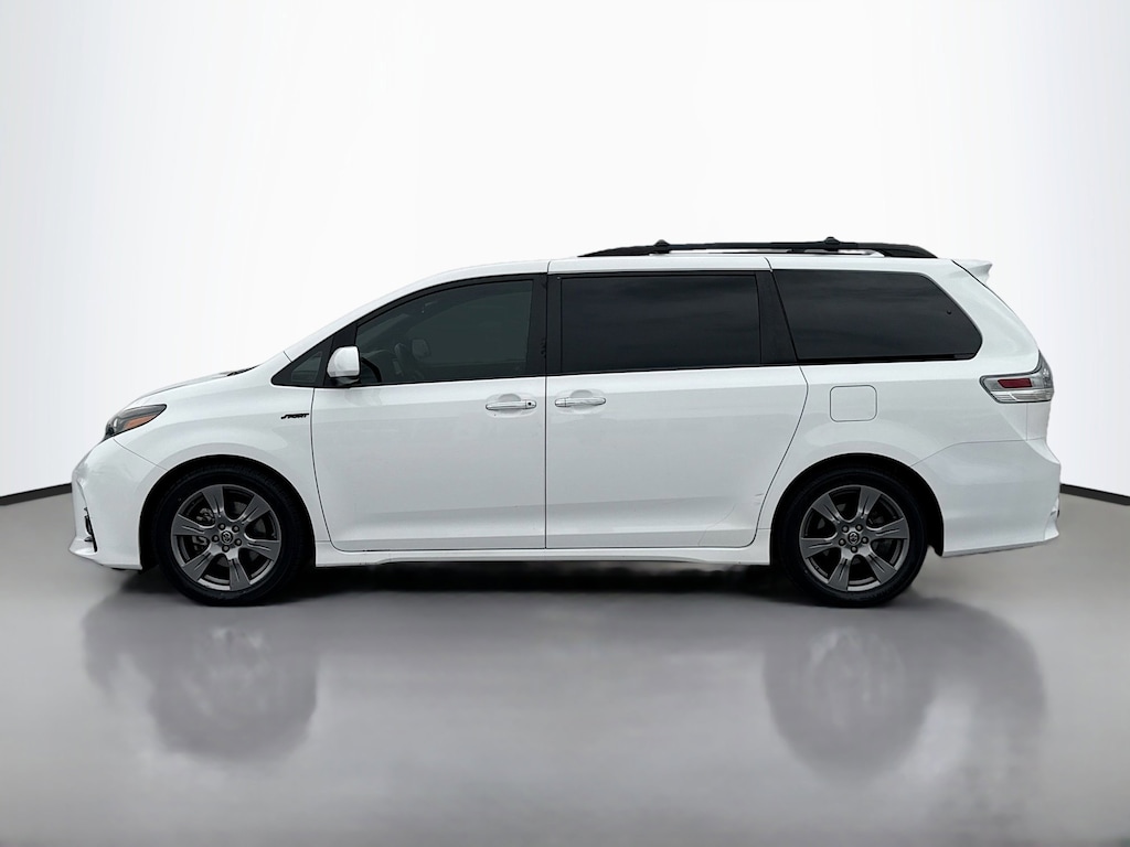 Certified 2018 Toyota Sienna SE Van Passenger Van