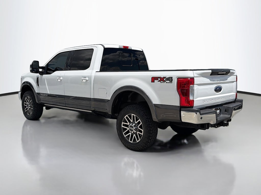 Used 2018 Ford F-250SD Lariat Truck Crew Cab