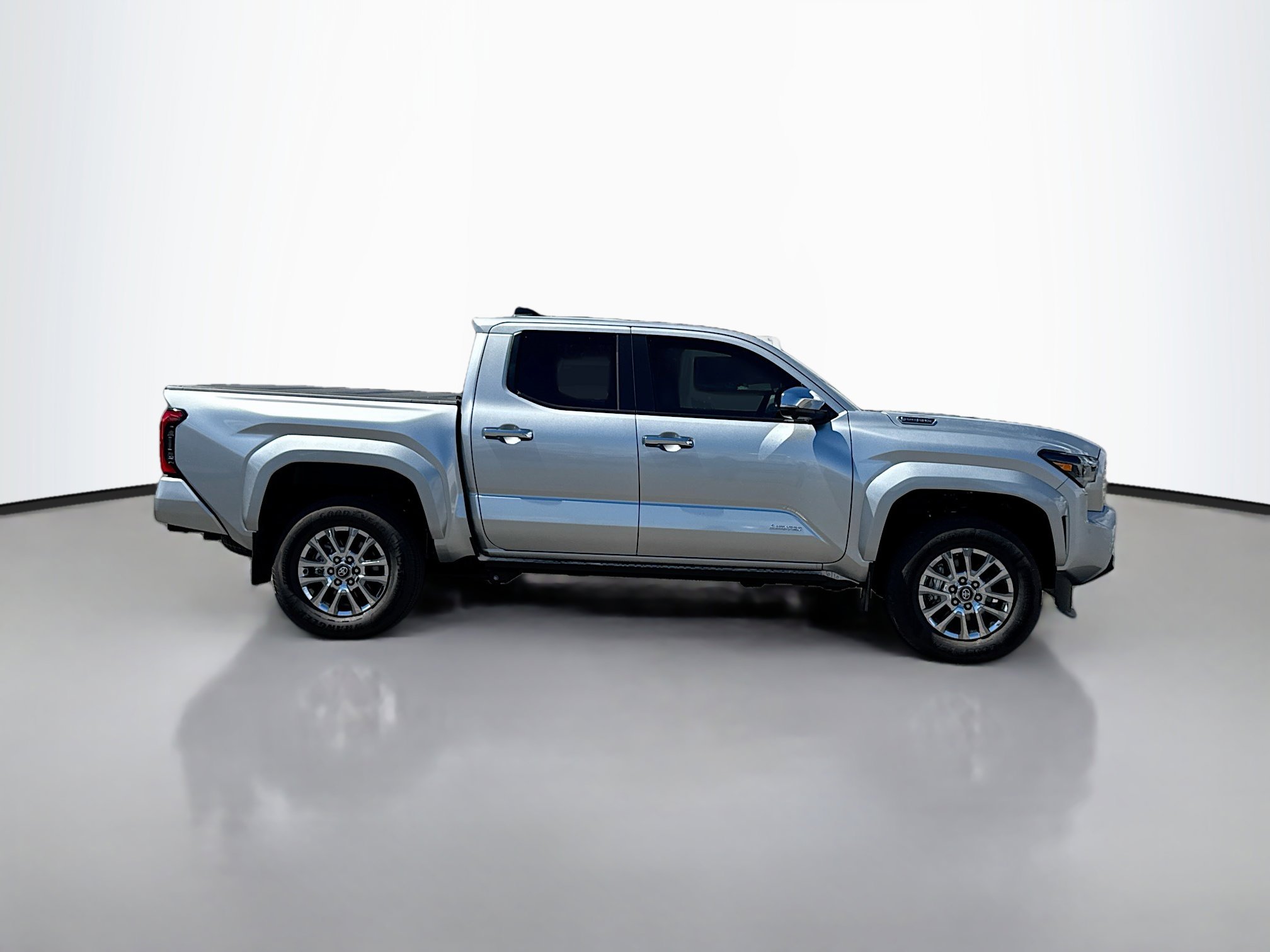 2025 Toyota Tacoma Limited - Photo 22