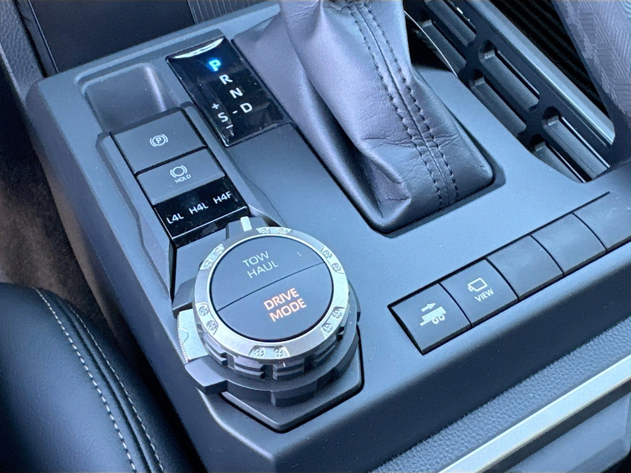 2025 Toyota Tacoma Limited - Photo 38