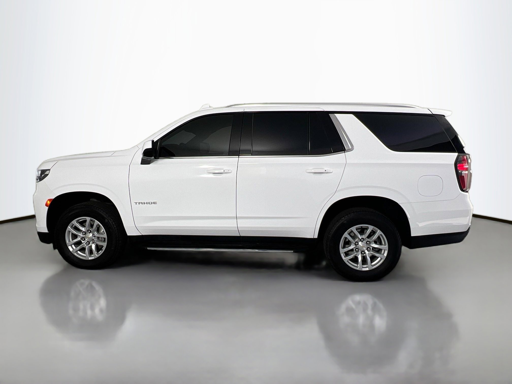 2024 Chevrolet Tahoe LS photo 3
