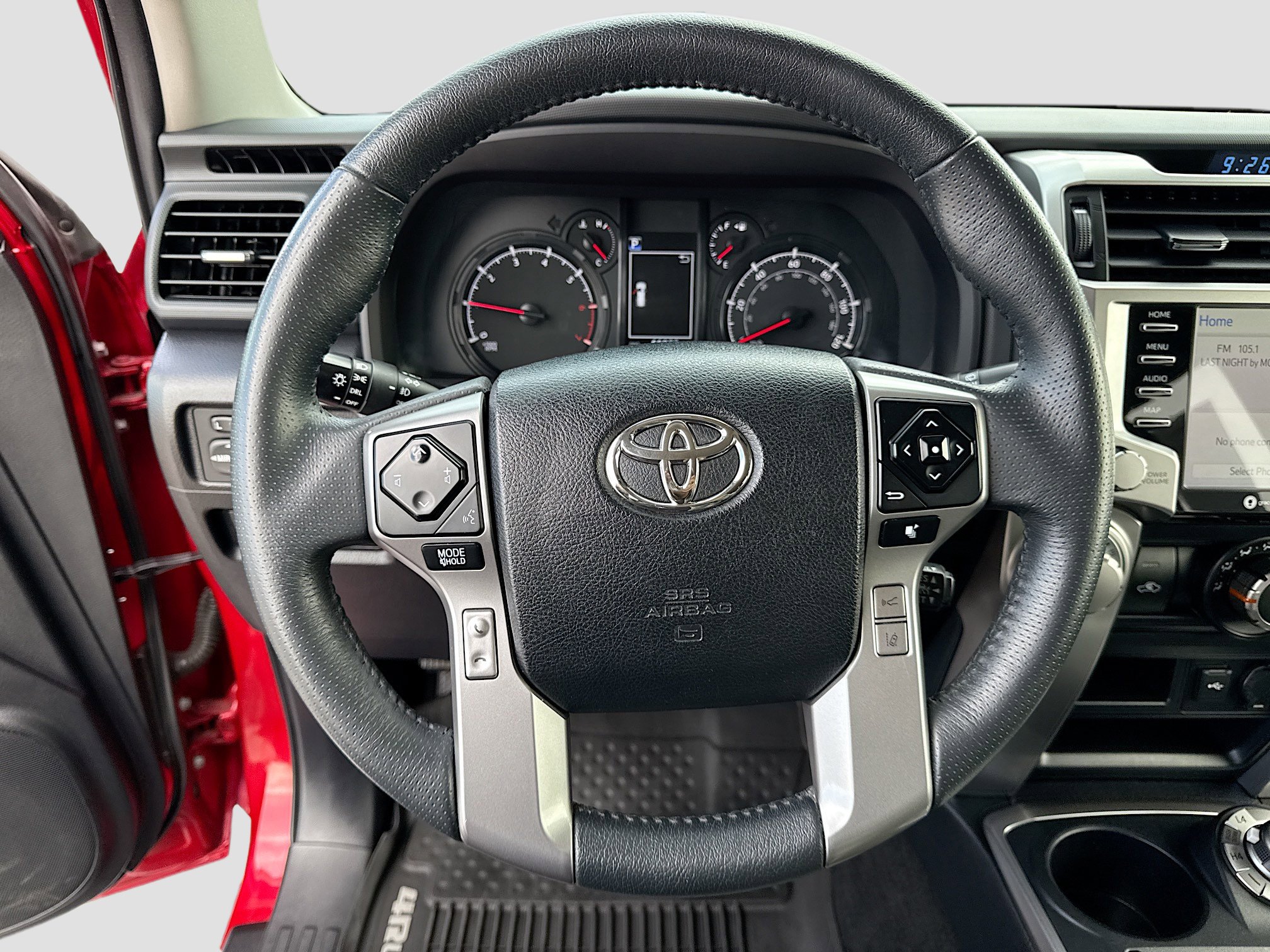 2020 Toyota 4Runner SR5 - Photo 10