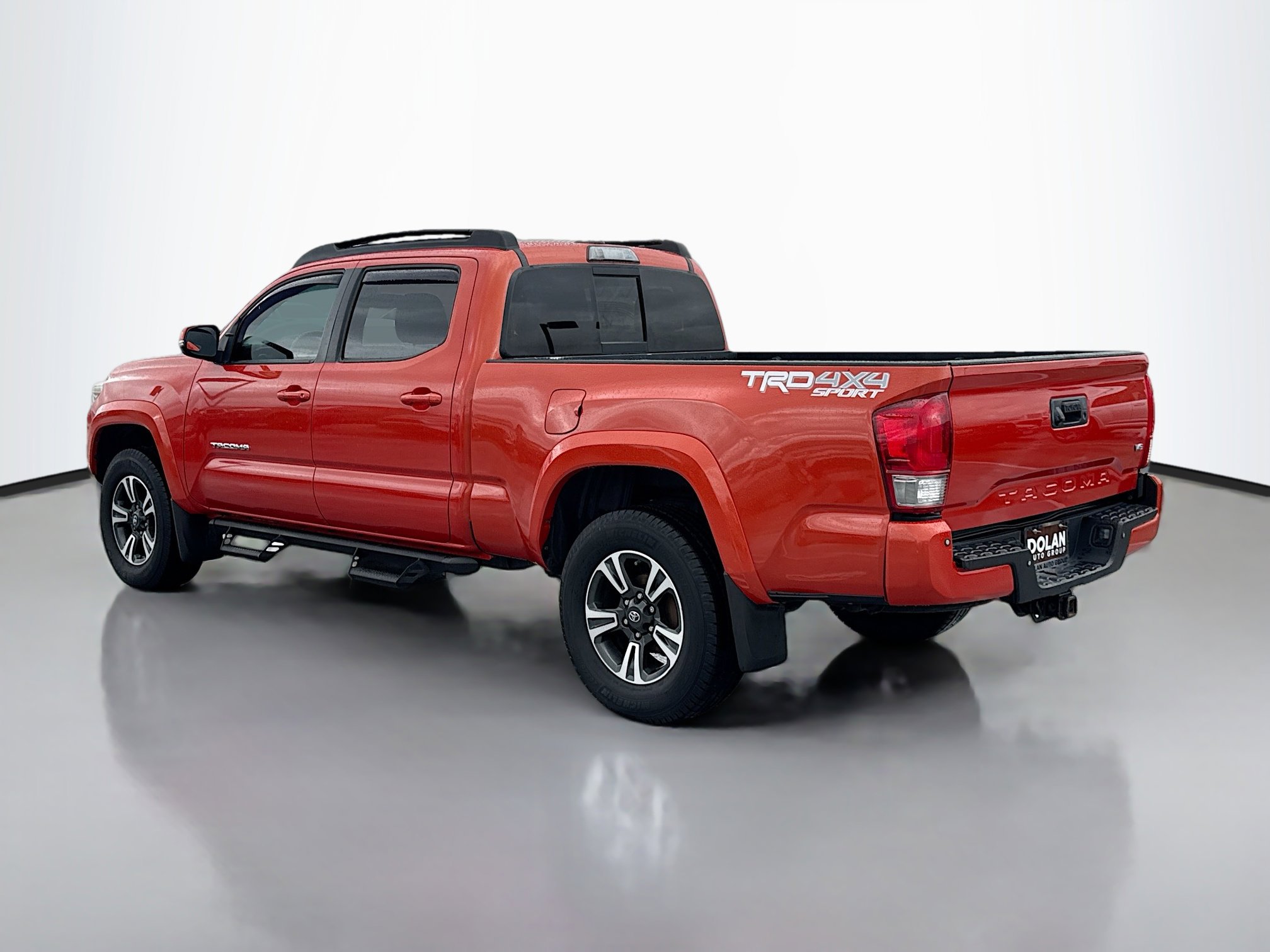 2017 Toyota Tacoma TRD Sport photo 4