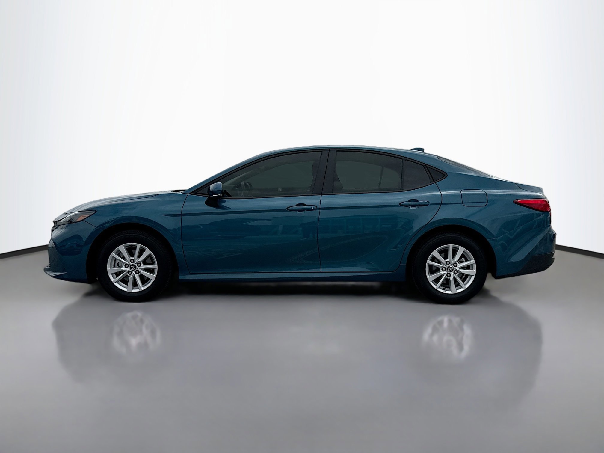 2025 Toyota Camry LE photo 2