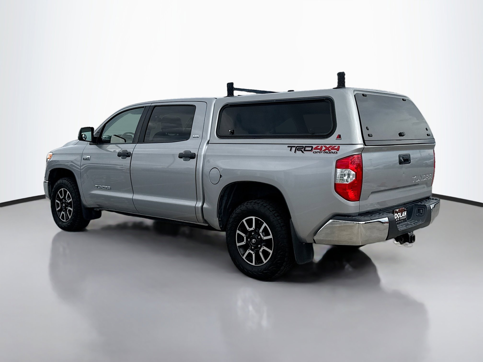 2017 Toyota Tundra SR5 CrewMax photo 3
