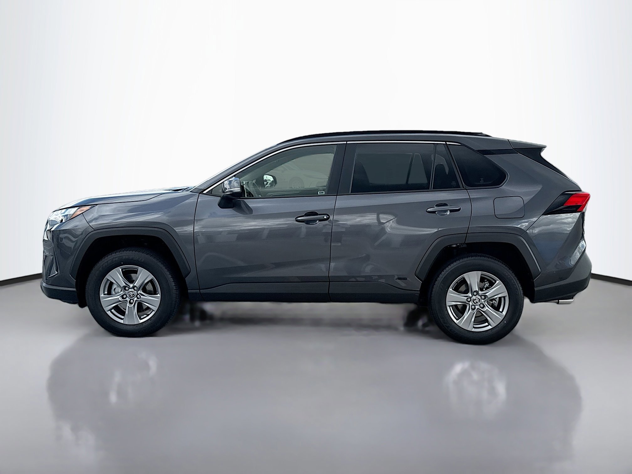 2025 Toyota RAV4 Hybrid LE photo 3