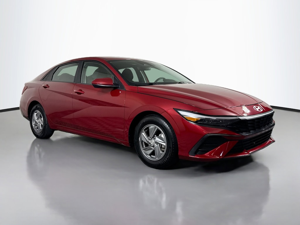 Used 2024 Hyundai Elantra SE Sedan