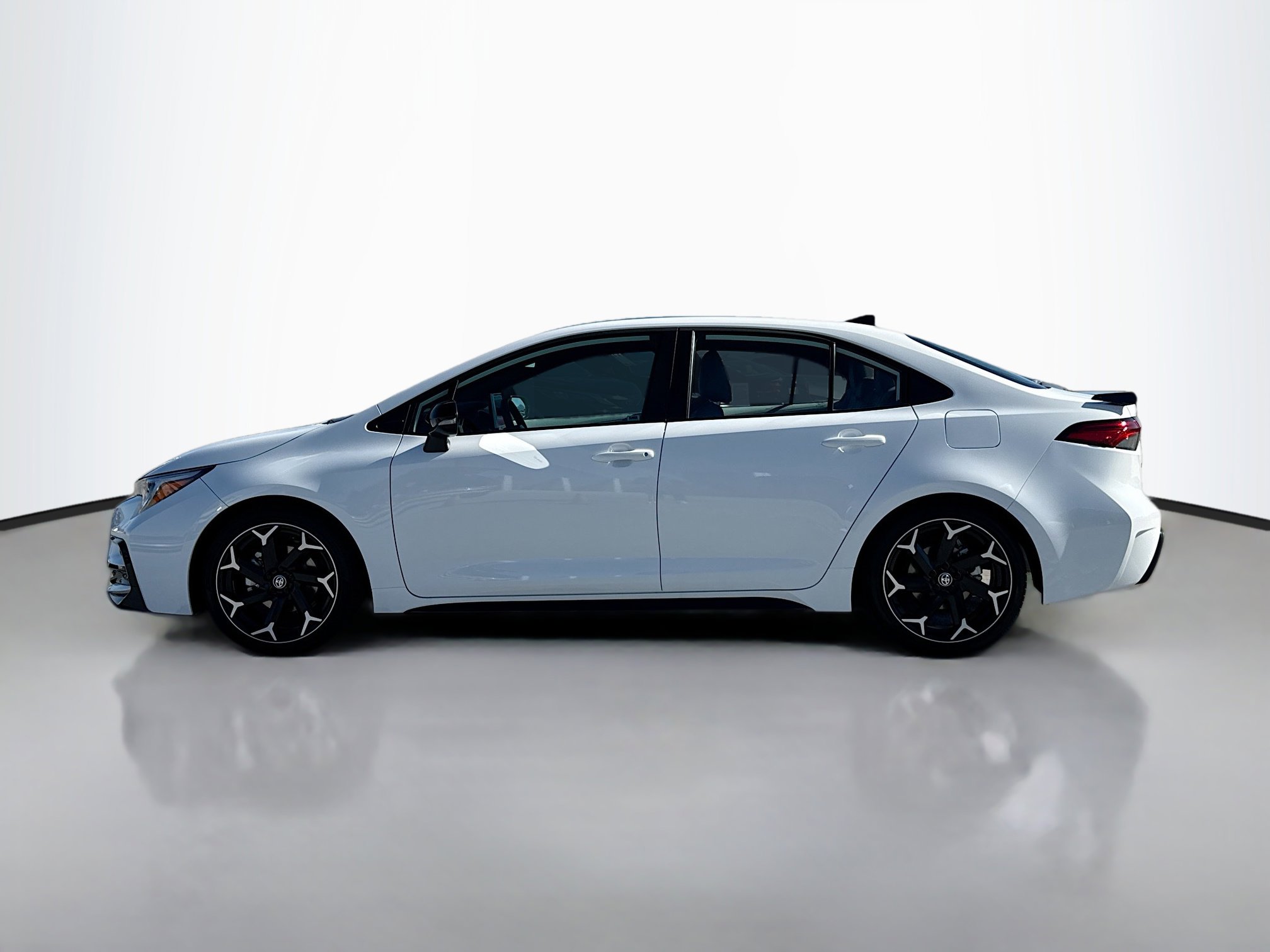 2025 Toyota Corolla SE photo 3