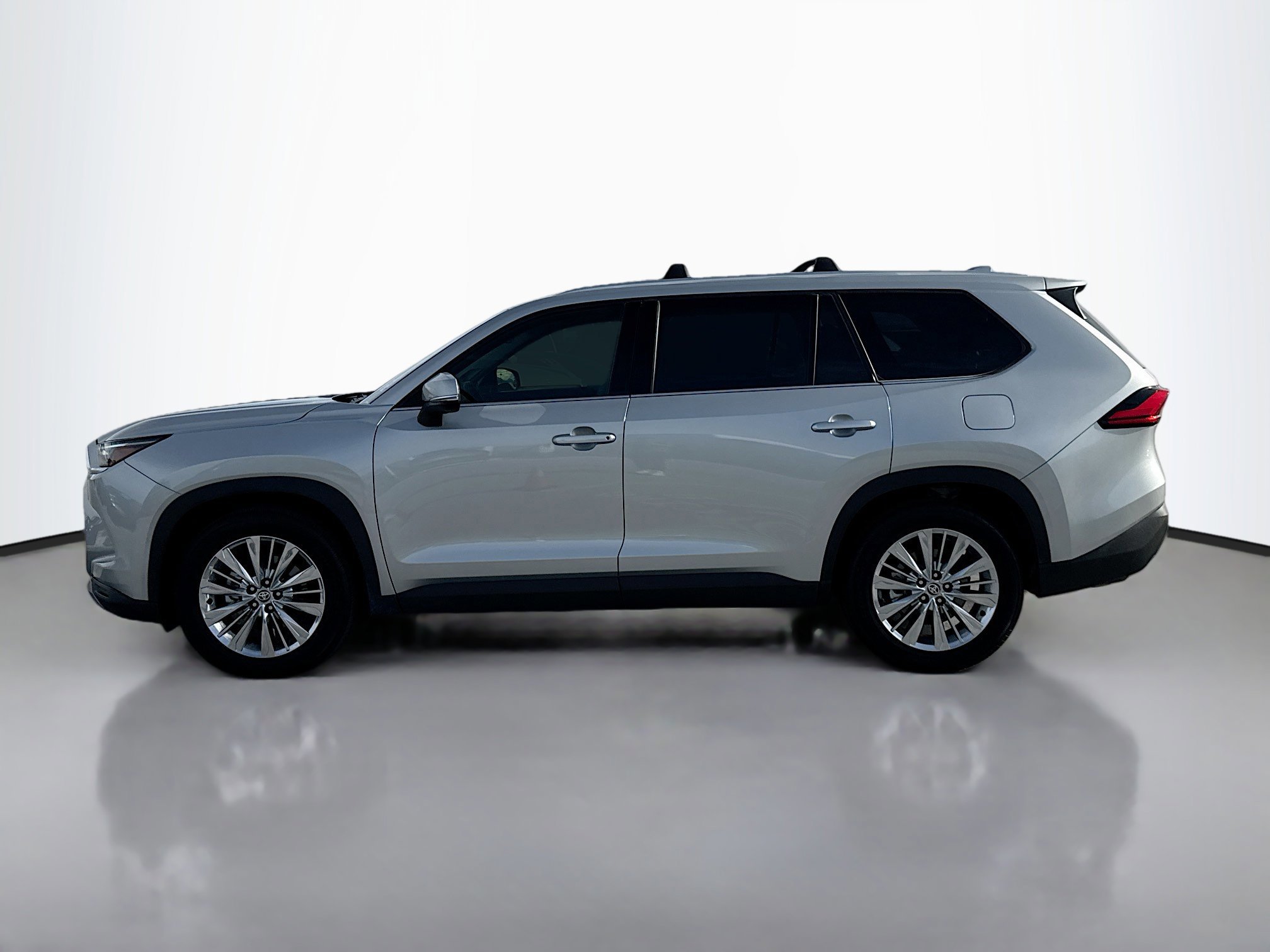 2024 Toyota Grand Highlander XLE photo 2
