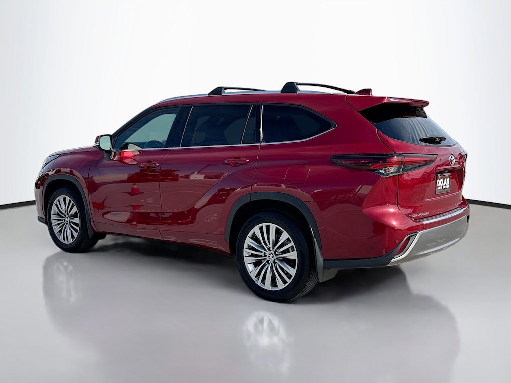Used 2024 Toyota Highlander Platinum SUV