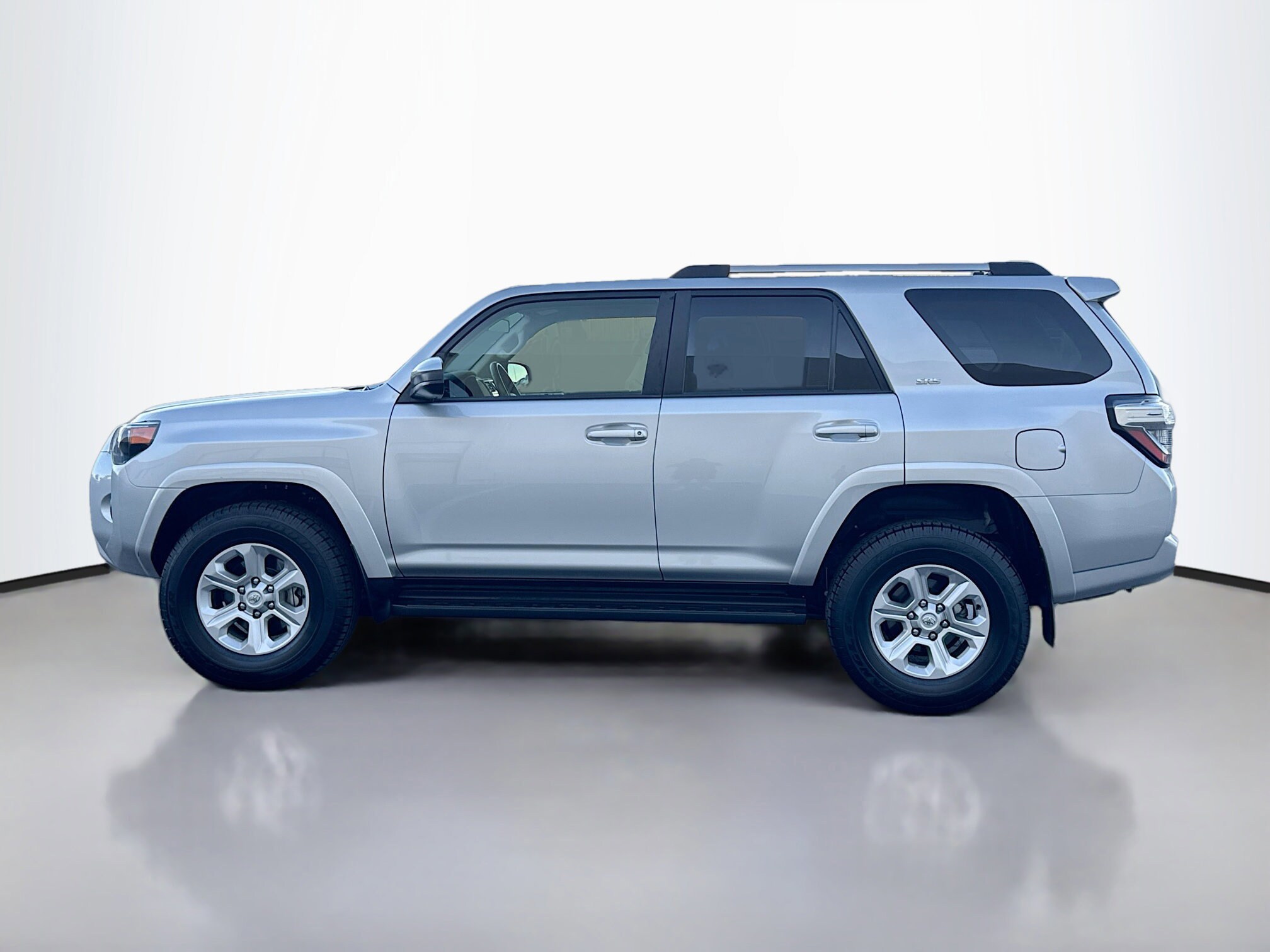 2024 Toyota 4Runner SR5 photo 2
