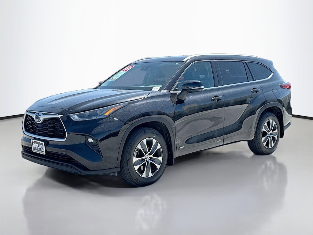 Used 2022 Toyota Highlander Hybrid XLE SUV