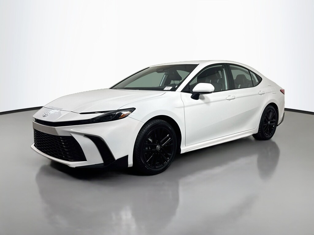 Used 2025 Toyota Camry SE Sedan
