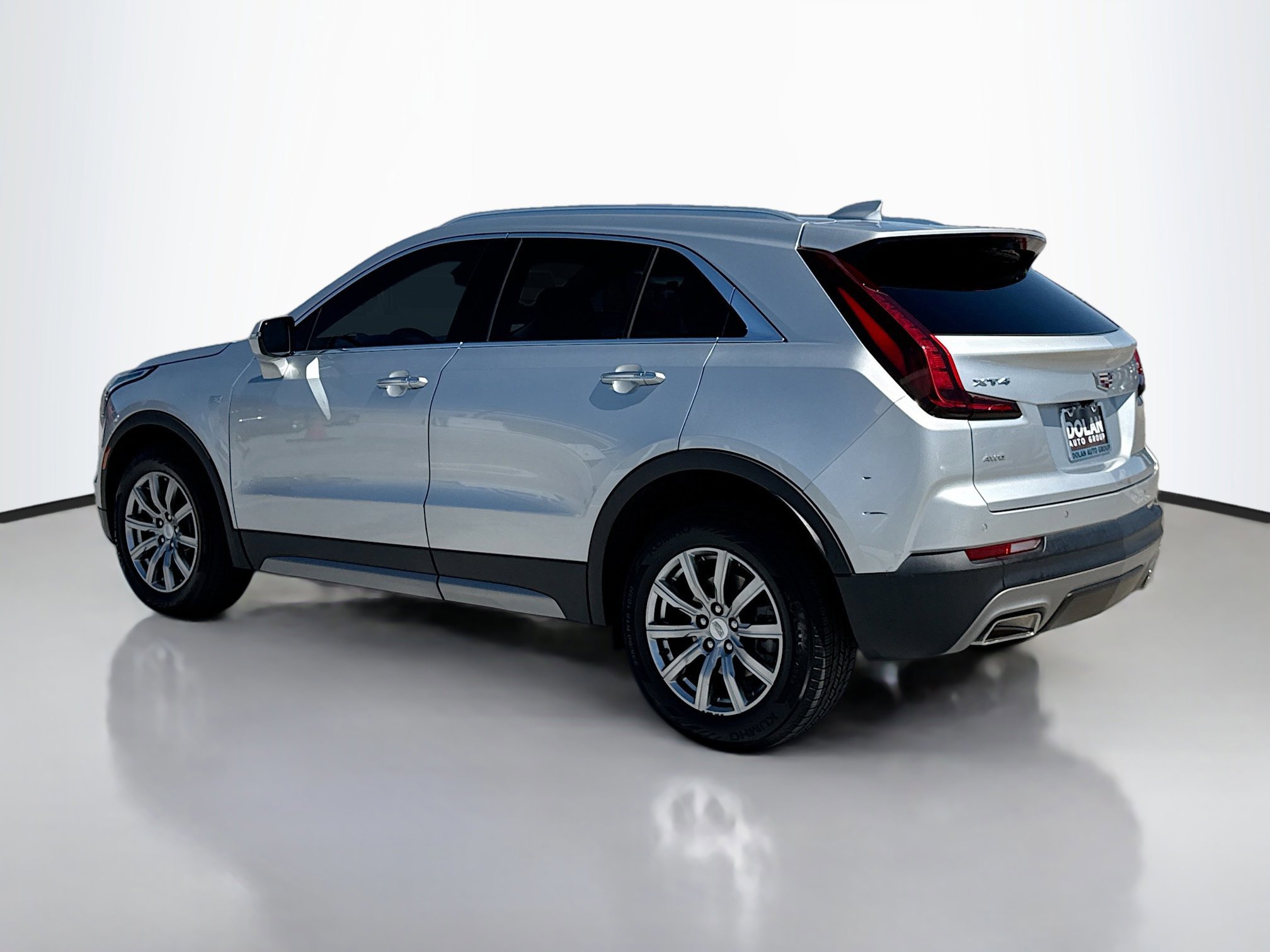 2022 Cadillac XT4 Premium Luxury photo 3