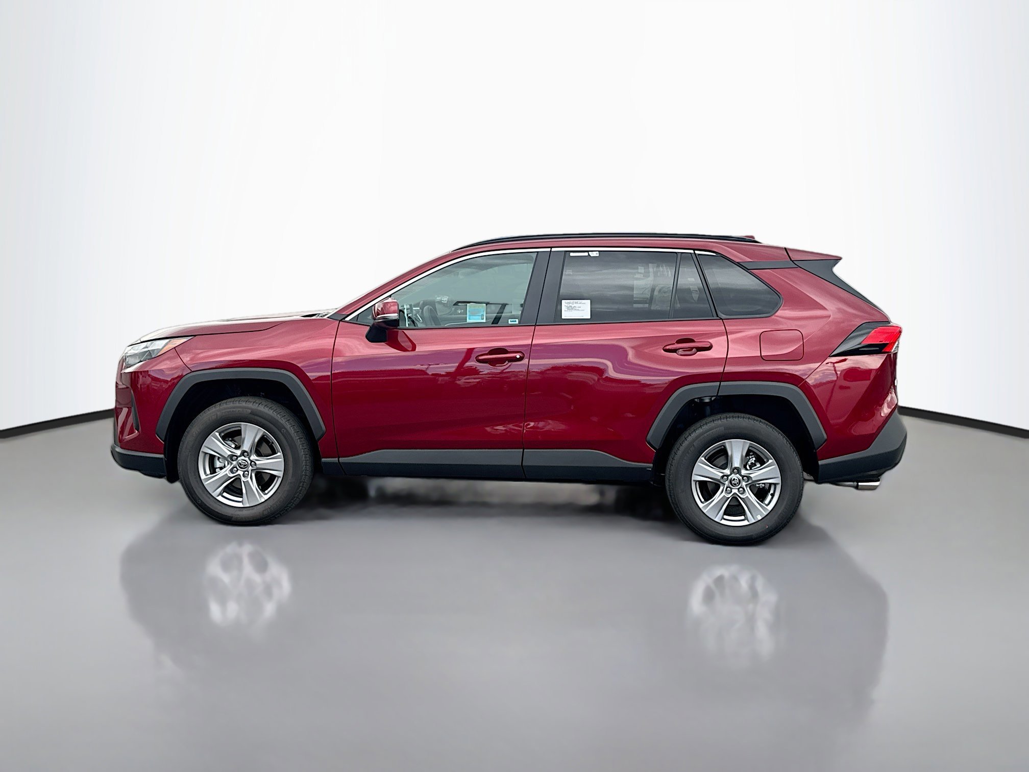 2025 Toyota RAV4 XLE photo 2