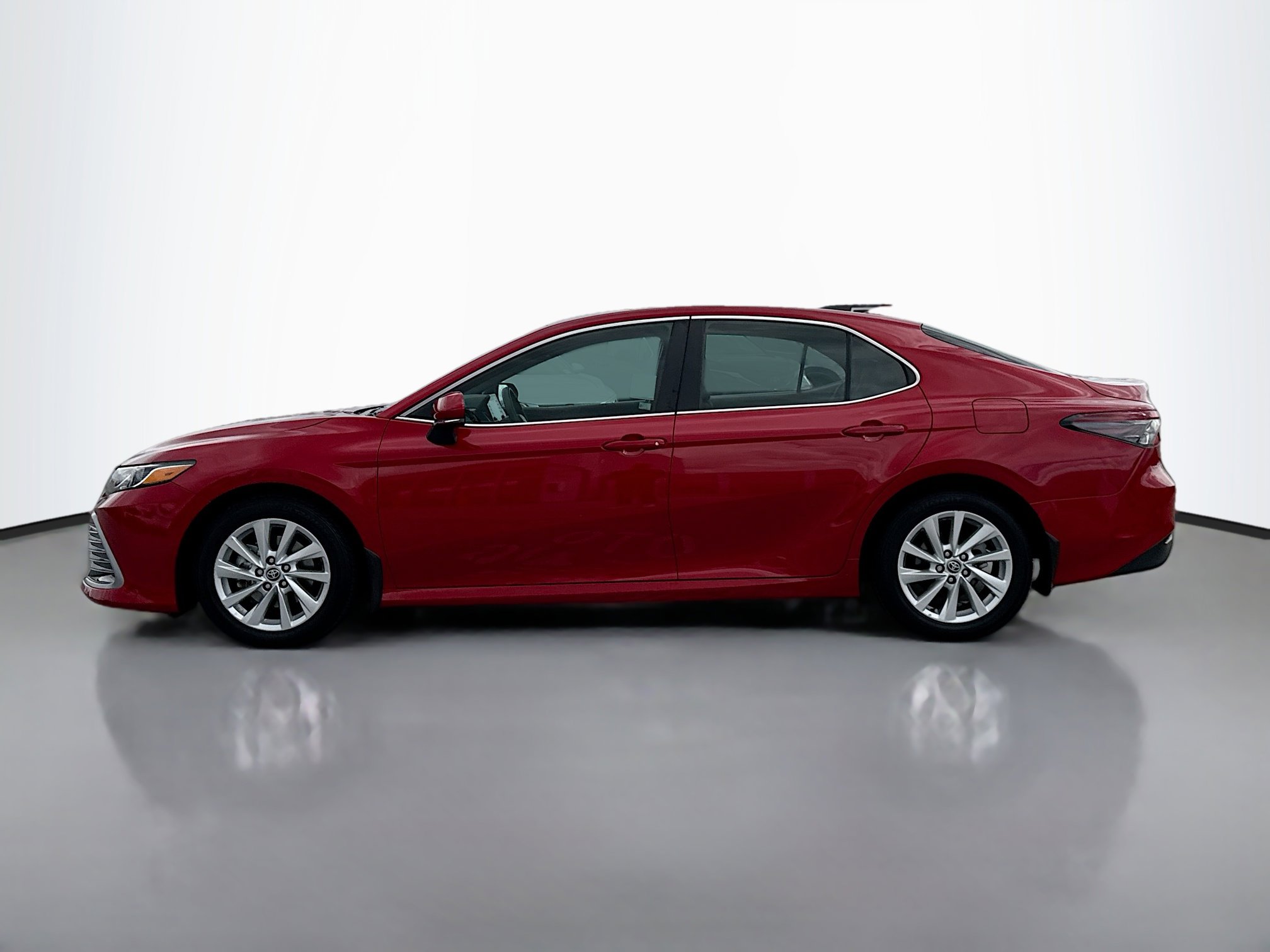 2023 Toyota Camry LE photo 3