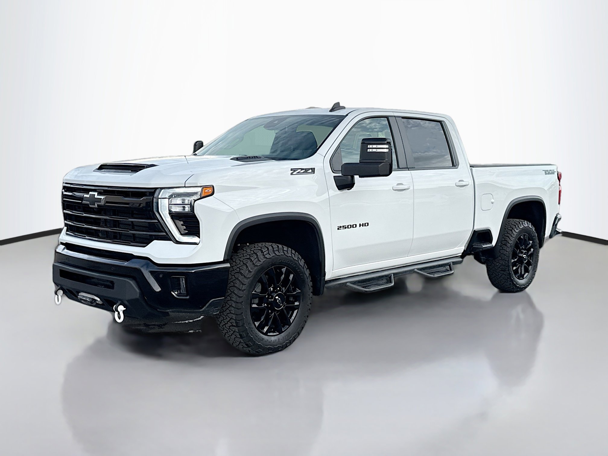 2025 Chevrolet Silverado 2500HD LT photo 2